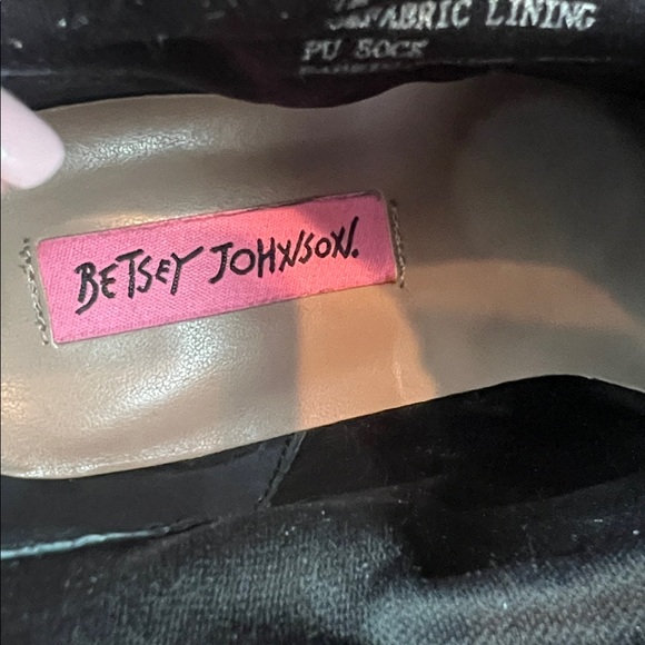 Betsy Johnson Twiggy booties 60’s vibe - Picture 8 of 11